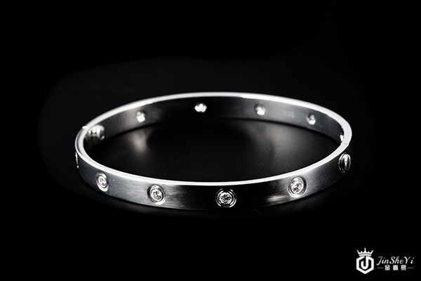 上海哪里回收卡地亚手镯