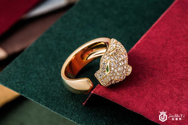 卡地亚定制的钻戒