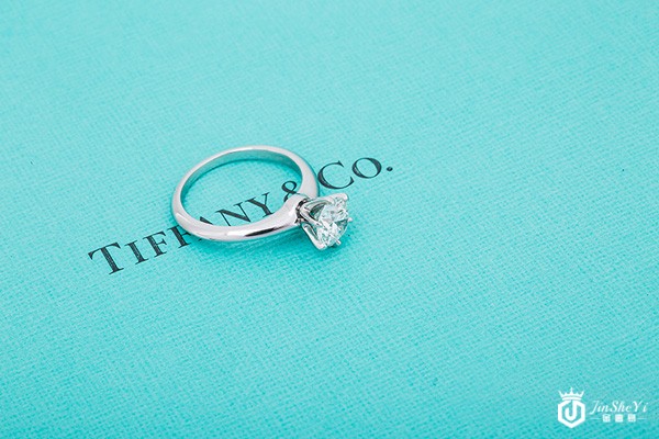蒂芙尼钻戒是回收什么价格，钻石戒指回收一般几折？