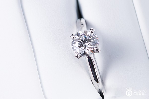 周大生钻戒回收