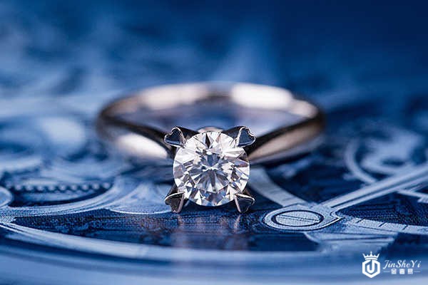 老凤祥钻戒回收能值多少钱?这个价绝了