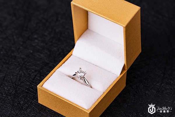 老凤祥钻戒0.71ct F VS2 3EX N