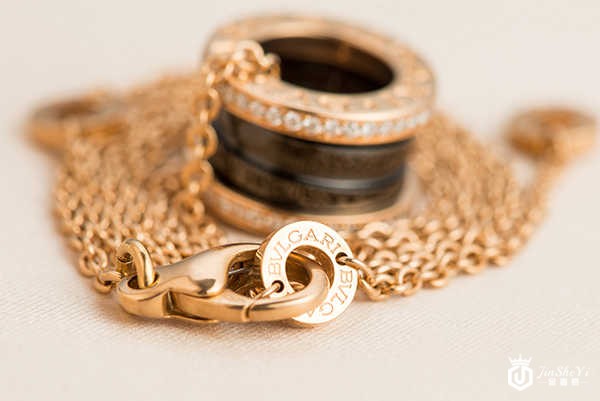 宝格丽玫瑰金黑陶瓷钻石项链