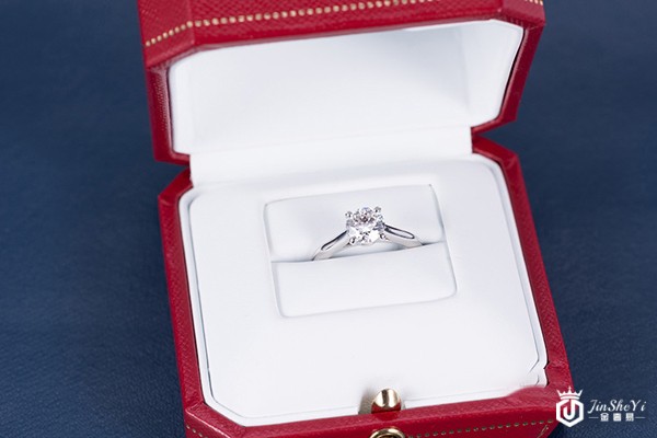 上海哪里回收卡地亚钻戒，回收什么价格？