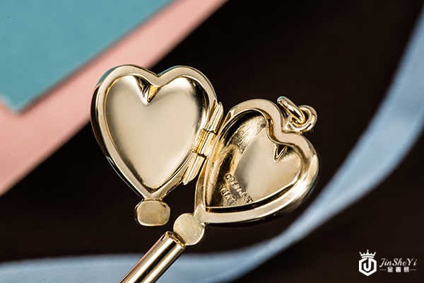 蒂芙尼钥匙吊坠能回收吗