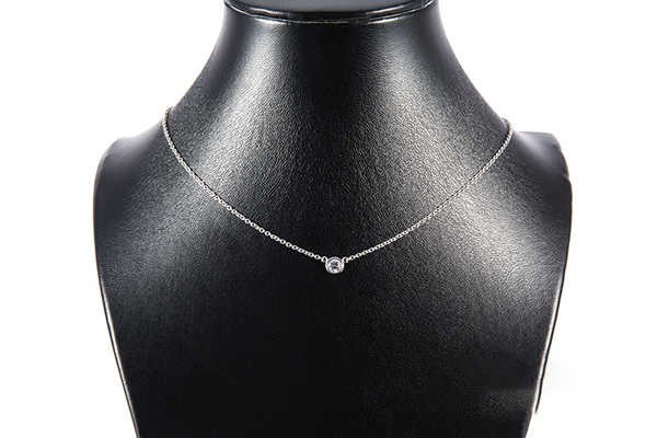 二手老凤祥钻石戒指回收什么价格，二手钻石戒指在钻石回收店怎么回收？