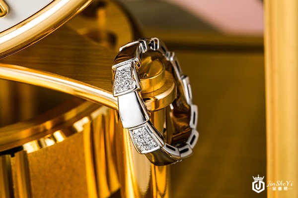 回收宝格丽蛇形钻戒