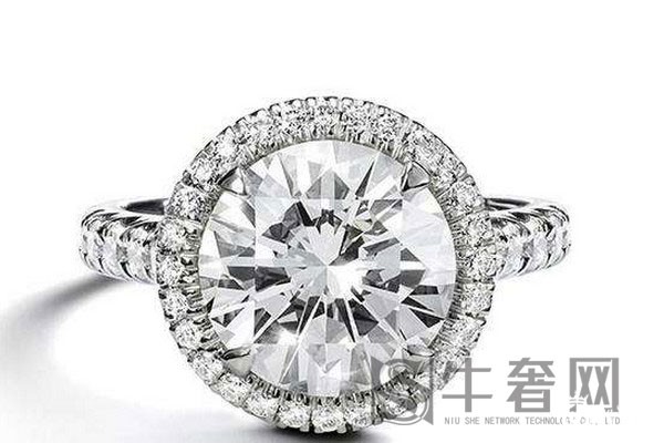  二手蒂芙尼钻石项链在钻石回收店几折，哪里回收蒂芙尼钻石项链价格高？