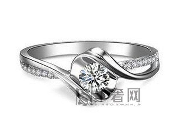 多大的钻石才有回收价值?1万元老凤祥钻戒可以回收多少钱？