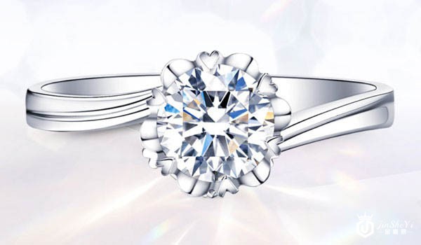 周百福PT950六爪铂金雪花款钻戒展示