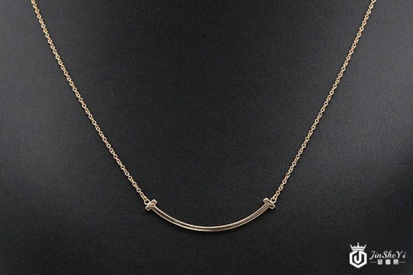 蒂芙尼T系列18K玫瑰金微笑项链外观展示