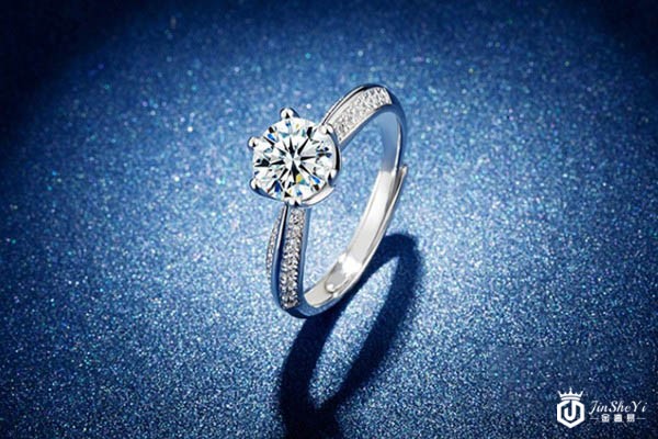 一克拉镶钻情侣开口对戒女士款钻戒正面展示图