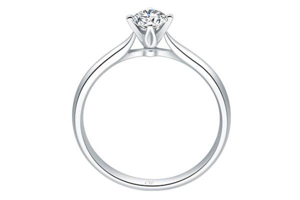 周大福Classic系列经典四爪18K金镶钻石戒指戒托展示图