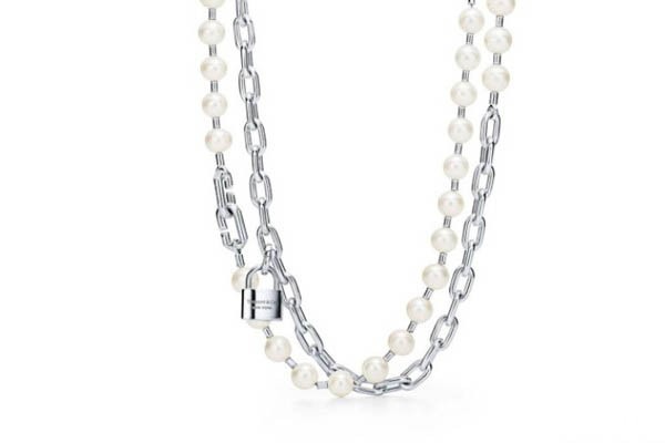 Tiffany & Co. 蒂芙尼HardWear系列纯银镶嵌淡水珍珠锁扣项链展示图