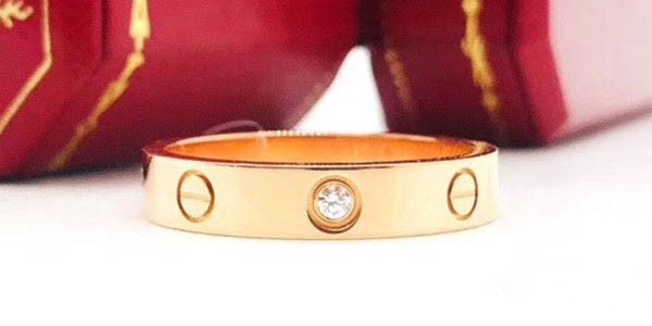 卡地亚戒指love系列钻戒外观展示