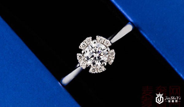 金伯利0.30克拉铂金钻戒细节展示