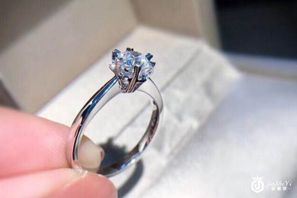 老凤祥18K金雪花1克拉钻戒戒托展示图