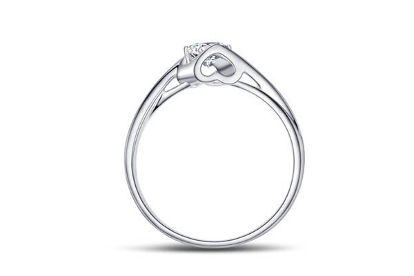 18K白天使之吻女士钻戒展示图