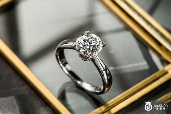 周生生一克拉白金钻戒内圈外观展示 周生生一克拉白金钻戒内圈外观展示