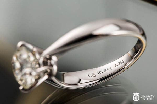 周生生一克拉白金钻戒内圈细节展示 周生生一克拉白金钻戒内圈细节展示