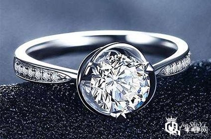 谢瑞麟铂金钻戒和玫瑰金钻戒回收价一样吗