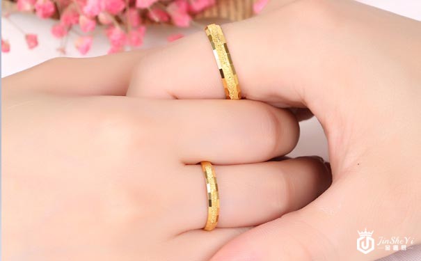 黄金回收一克多少钱