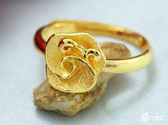 黄金戒指回收价格