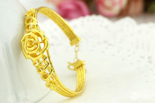 黄金首饰现在回收多少钱 黄金回收