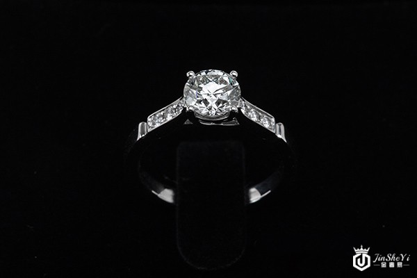 回收周大福钻戒