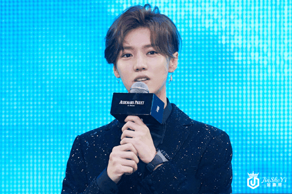 鹿晗成了爱彼手表的代言人?厉害了我的哥 鹿晗成了爱彼手表的代言人?厉害了我的哥