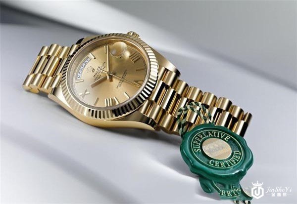 绿色印章是顶级天文台精密时计的象征，每枚劳力士腕表均附上此印章，并有全球五年保固。