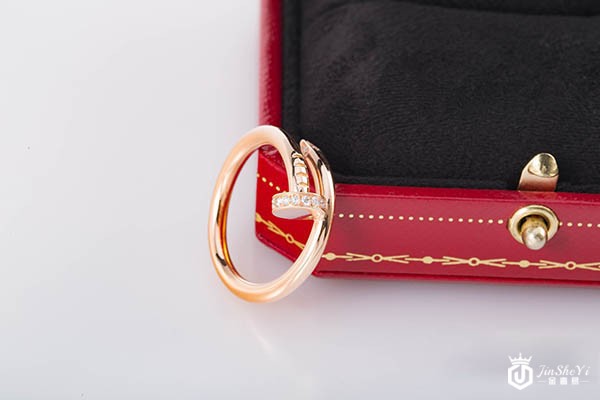 卡地亚戒指回收