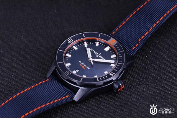 雅典潜水系系列手表回收什么价格，二手雅典潜水系系列手表几折回收？