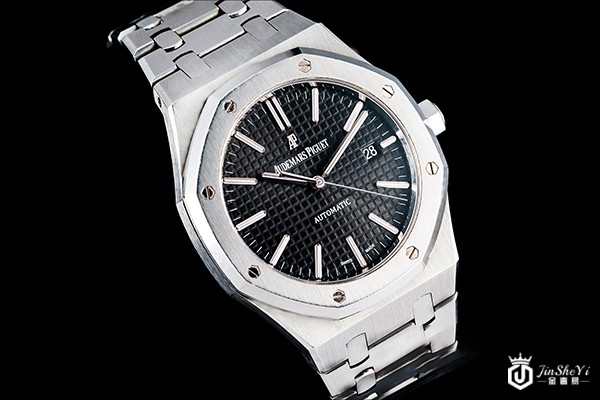 二手爱彼皇家橡树系列手表几折回收，二手爱彼在手表回收店什么价格？