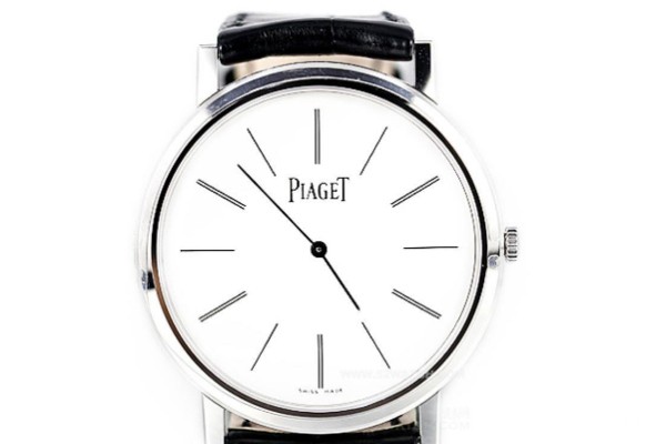 1587375230580734.jpg 积家和伯爵哪个高端