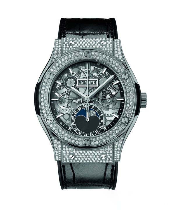 HUBLOT宇舶表经典融合镂空月相腕表 阖家团圆之意