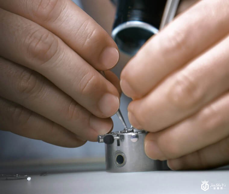 帝舵手表原厂的保养维修流程有哪些?插图1