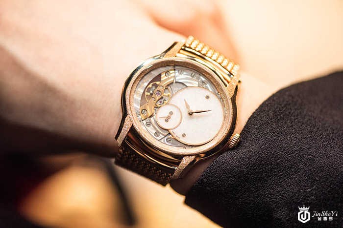 独特的机械魅力 林心如代言爱彼千禧系列腕表插图1