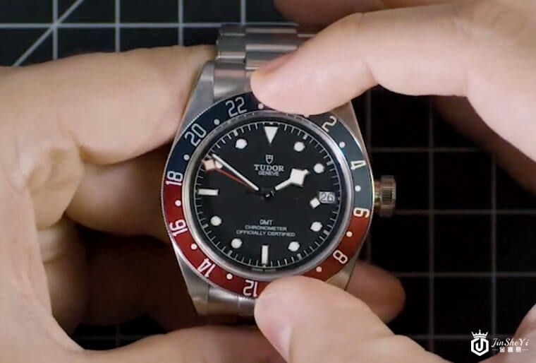 3步骤了解帝舵百事圈Black Bay GMT两地时间功能如何操作插图2