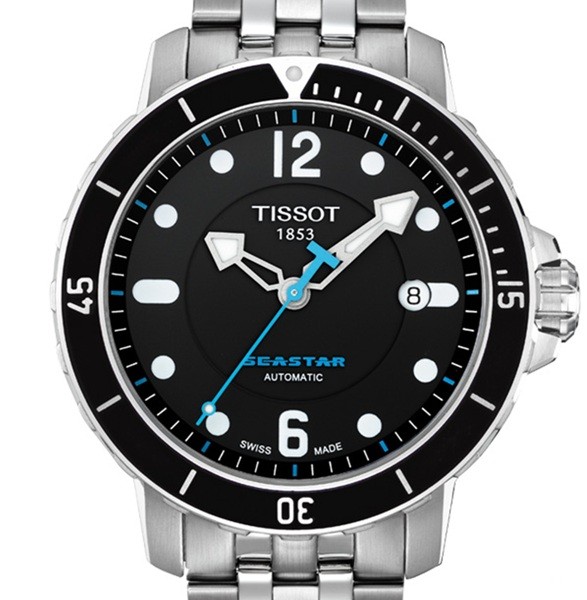 海星系列自动三针腕表，不锈钢链带款，建议售价NTD$25,900。