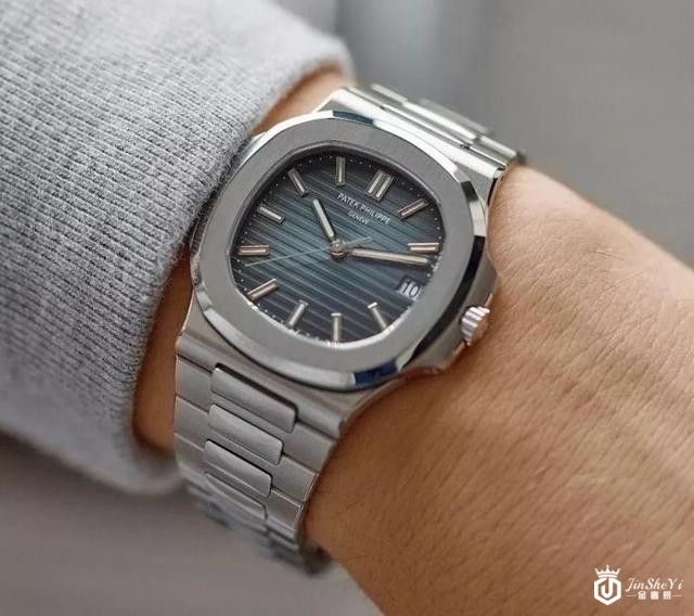 百达翡丽表王地位当前没有人能捍动，拍卖超公价3倍，274万成交插图