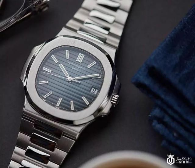 百达翡丽表王地位当前没有人能捍动，拍卖超公价3倍，274万成交插图2