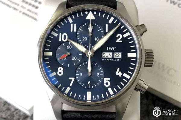 飞行员系列万国手表正面图 飞行员系列万国手表正面图