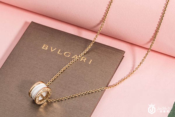 宝格丽弹簧B.ZERO1系列白陶瓷项链外观展示 宝格丽弹簧B.ZERO1系列白陶瓷项链外观展示