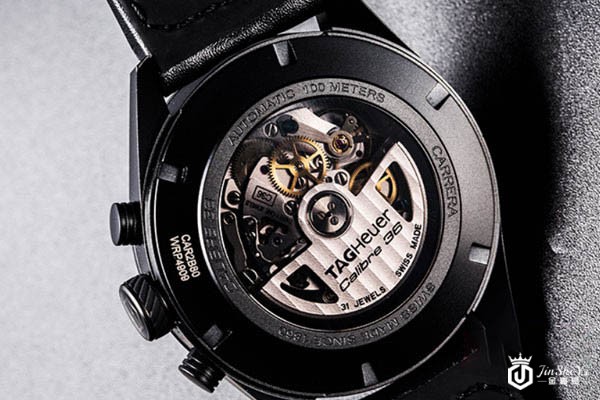 上图为泰格豪雅卡莱拉系列CAR2B80.FC6325钛金属名表表底实拍