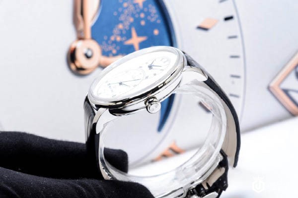 雅克德罗大秒针系列手表J007030242侧面展示图