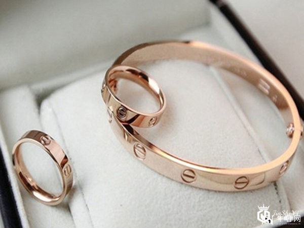 卡地亚手镯回收