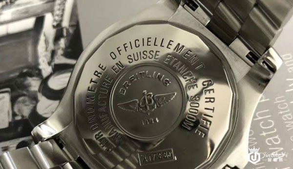 百年灵复仇者系列手表背面 百年灵复仇者系列手表背面