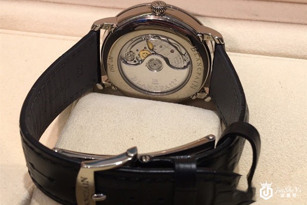 95新宝珀经典系列6654-1529-55B腕表背面图 95新宝珀经典系列6654-1529-55B腕表背面图