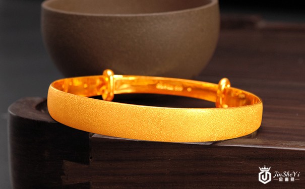 黄金回收看不看牌子